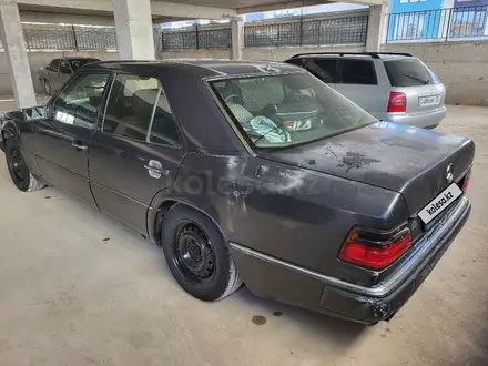 Mercedes-Benz E 260 1991 года за 650 000 тг. в Мерке – фото 5