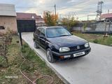 Volkswagen Golf 1994 годаfor1 500 000 тг. в Шымкент