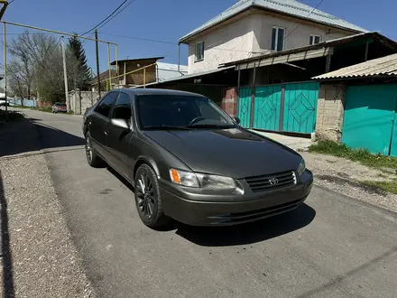 Toyota Camry 1998 года за 3 400 000 тг. в Алматы – фото 5