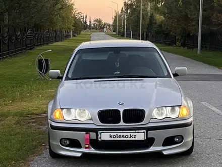 BMW 320 2001 года за 4 500 000 тг. в Астана