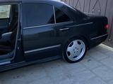 Mercedes-Benz E 320 2001 годаfor4 700 000 тг. в Жанаозен – фото 3