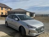 Hyundai Elantra 2018 года за 6 100 000 тг. в Актобе – фото 3