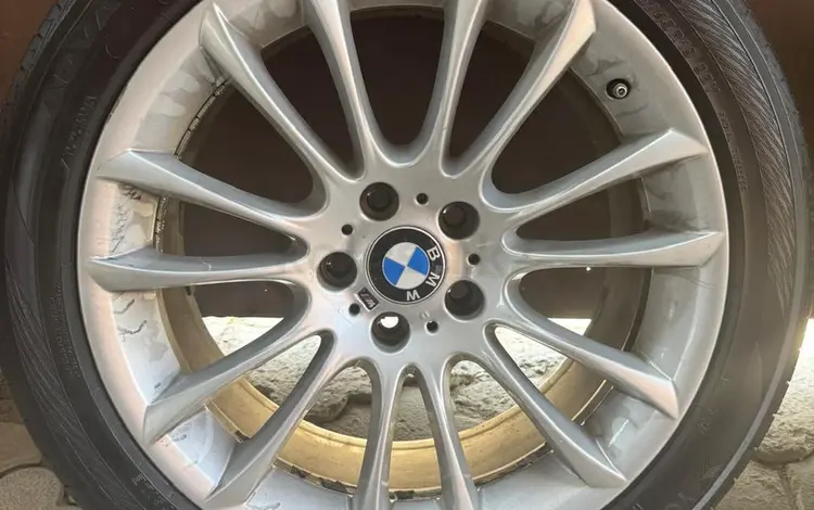 BMW шины с дисками комплект за 250 000 тг. в Алматы