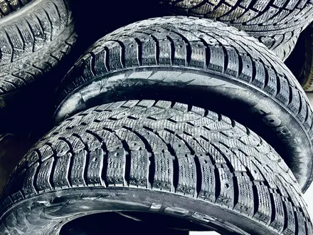 2 зимние шины Pirelli 225/65/17 каждая за 17 990 тг. в Астана