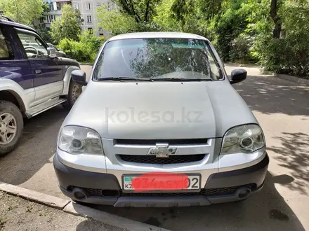 Chevrolet Niva 2012 года за 2 600 000 тг. в Алматы – фото 3