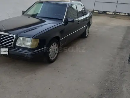 Mercedes-Benz E 220 1994 года за 2 000 000 тг. в Жезказган – фото 4