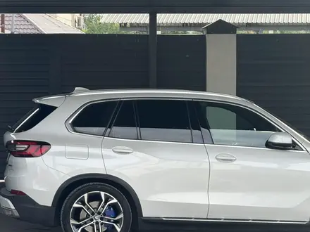 BMW X5 2023 года за 40 000 000 тг. в Алматы – фото 11