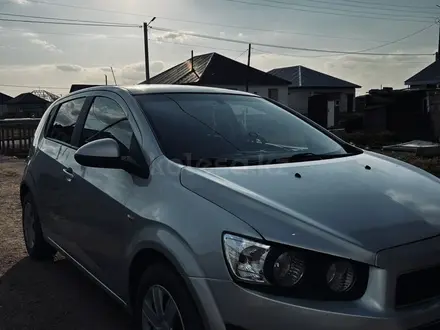 Chevrolet Aveo 2013 года за 3 850 000 тг. в Астана – фото 2