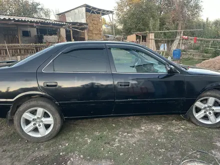 Toyota Camry 2001 года за 2 700 000 тг. в Мерке – фото 3