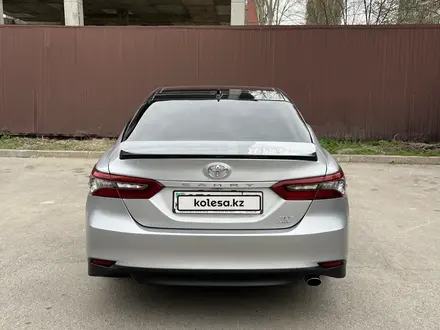 Toyota Camry 2021 года за 14 200 000 тг. в Алматы – фото 5
