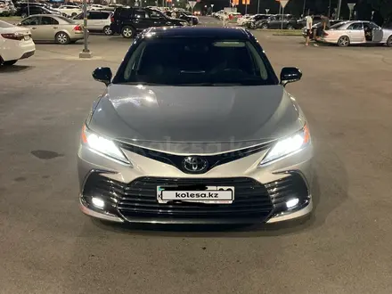 Toyota Camry 2021 года за 14 200 000 тг. в Алматы – фото 7