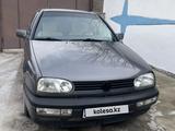 Volkswagen Golf 1994 годаfor2 100 000 тг. в Кордай