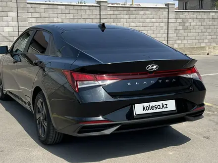 Hyundai Elantra 2022 года за 9 500 000 тг. в Алматы – фото 2