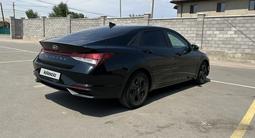 Hyundai Elantra 2022 годаfor9 960 000 тг. в Алматы – фото 3