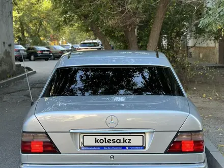 Mercedes-Benz E 320 1993 года за 3 100 000 тг. в Талдыкорган – фото 5