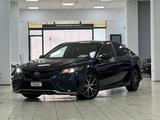 Toyota Camry 2021 года за 13 690 000 тг. в Шымкент