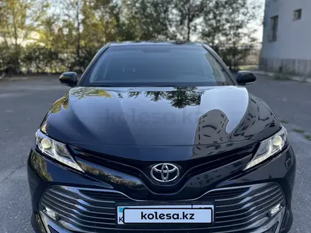 Toyota Camry 2019 года за 13 500 000 тг. в Кентау – фото 2