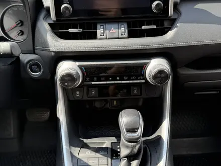 Toyota RAV4 2021 года за 13 000 000 тг. в Актобе – фото 8