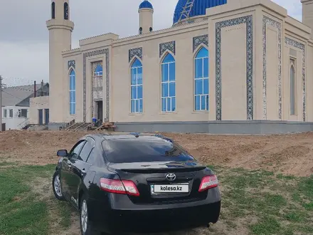 Toyota Camry 2011 года за 6 000 000 тг. в Уральск – фото 2