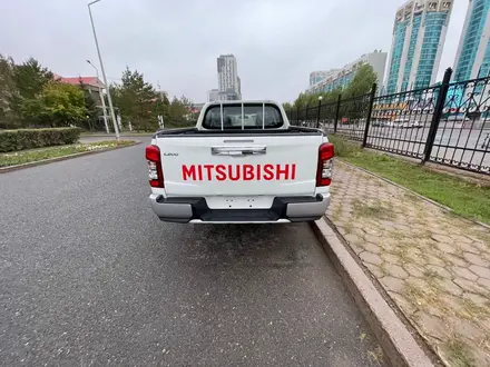 Mitsubishi L200 2022 года за 14 500 000 тг. в Астана – фото 2