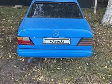 Mercedes-Benz E-Class, 1986