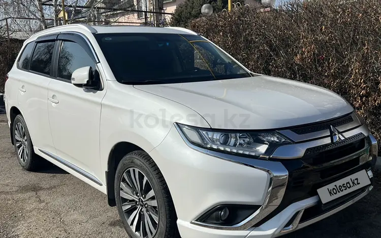 Mitsubishi Outlander 2022 годаfor11 950 000 тг. в Алматы