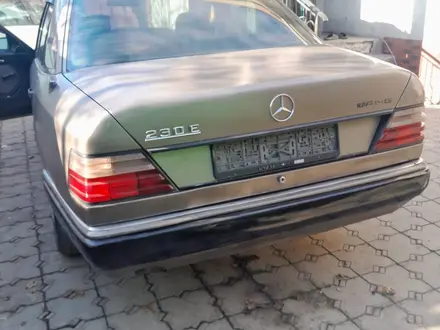 Mercedes-Benz E 230 1992 года за 1 200 000 тг. в Алматы – фото 3