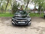 Chevrolet Malibu 2022 года за 11 700 000 тг. в Алматы – фото 2