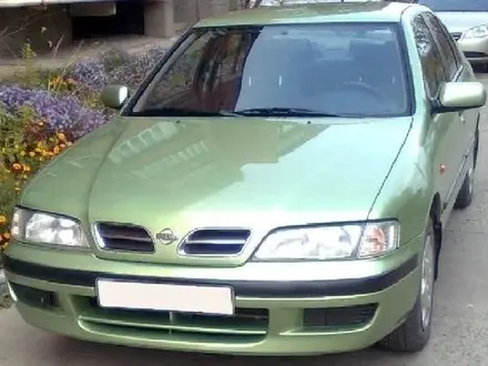 Стекло фары Nissan Primera P11 за 7 500 тг. в Актобе