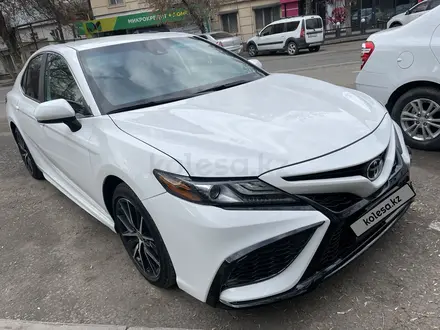 Toyota Camry 2021 года за 14 500 000 тг. в Шымкент