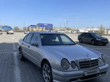 Mercedes-Benz E 320 1998 года за 3 000 000 тг. в Актобе