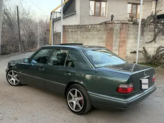 Mercedes-Benz E 280