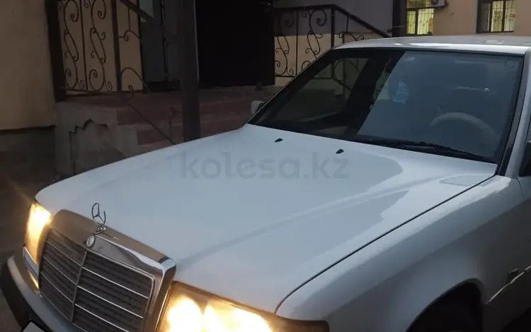 Mercedes-Benz E 220 1993 года за 2 000 000 тг. в Алматы