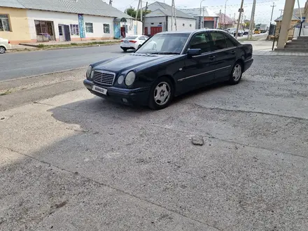 Mercedes-Benz E 280 1996 года за 1 800 000 тг. в Шымкент