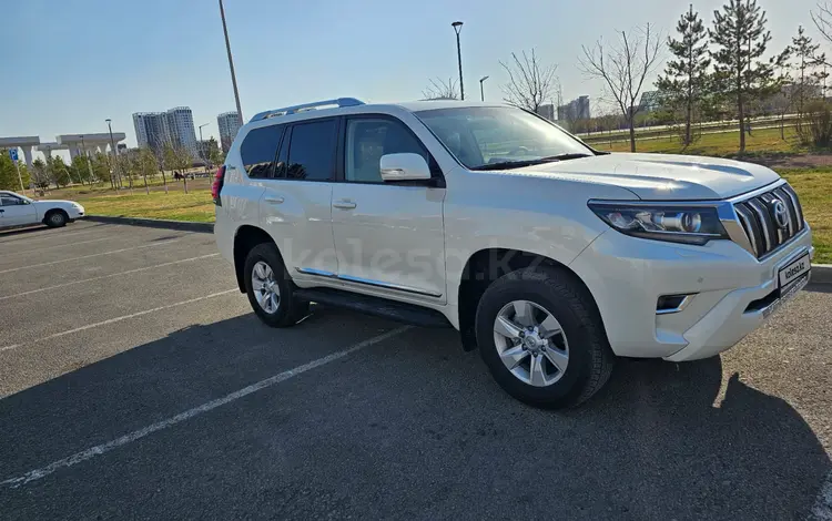 Toyota Land Cruiser Prado 2022 года за 31 800 000 тг. в Астана