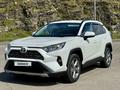 Toyota RAV4 2020 года за 14 400 000 тг. в Усть-Каменогорск