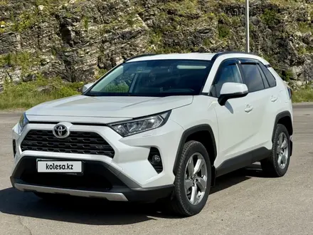 Toyota RAV4 2020 года за 14 400 000 тг. в Усть-Каменогорск