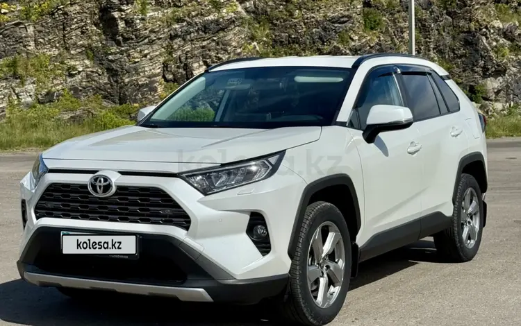 Toyota RAV4 2020 года за 14 400 000 тг. в Усть-Каменогорск