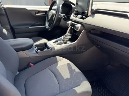 Toyota RAV4 2020 года за 14 400 000 тг. в Усть-Каменогорск – фото 21
