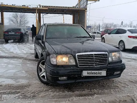 Mercedes-Benz E 280 1995 года за 2 800 000 тг. в Туркестан – фото 3