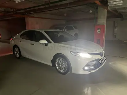 Toyota Camry 2019 года за 17 300 000 тг. в Алматы – фото 4