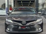 Toyota Camry 2019 года за 13 700 000 тг. в Шымкент – фото 2