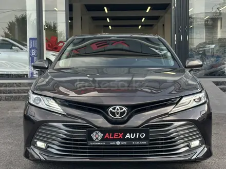 Toyota Camry 2019 года за 13 700 000 тг. в Шымкент – фото 2