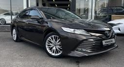 Toyota Camry 2019 года за 13 700 000 тг. в Шымкент