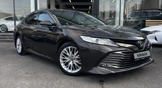 Toyota Camry 2019 года за 13 700 000 тг. в Шымкент