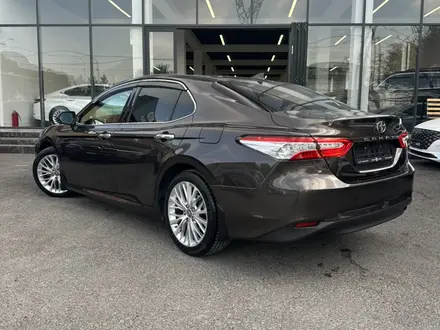 Toyota Camry 2019 года за 13 700 000 тг. в Шымкент – фото 6