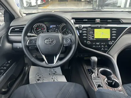 Toyota Camry 2019 года за 13 700 000 тг. в Шымкент – фото 8