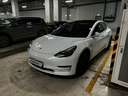 Tesla Model 3 2020 года за 13 900 000 тг. в Астана – фото 3