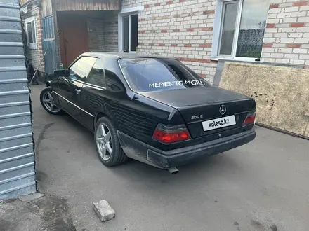 Mercedes-Benz E 200 1993 года за 1 900 000 тг. в Костанай – фото 4