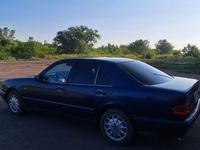 Mercedes-Benz E 200 1997 годаүшін2 600 000 тг. в Караганда